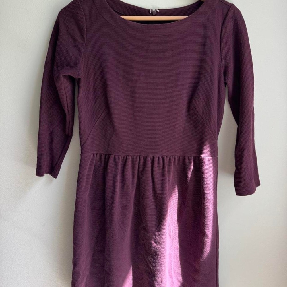 LOFT burgundy eggplant dress with 3/4 sleeves and zipper back, size 4